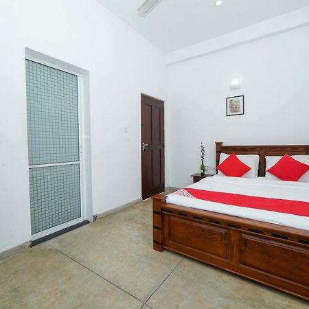 קנדי Oyo 555 Villa Dasuni מראה חיצוני תמונה
