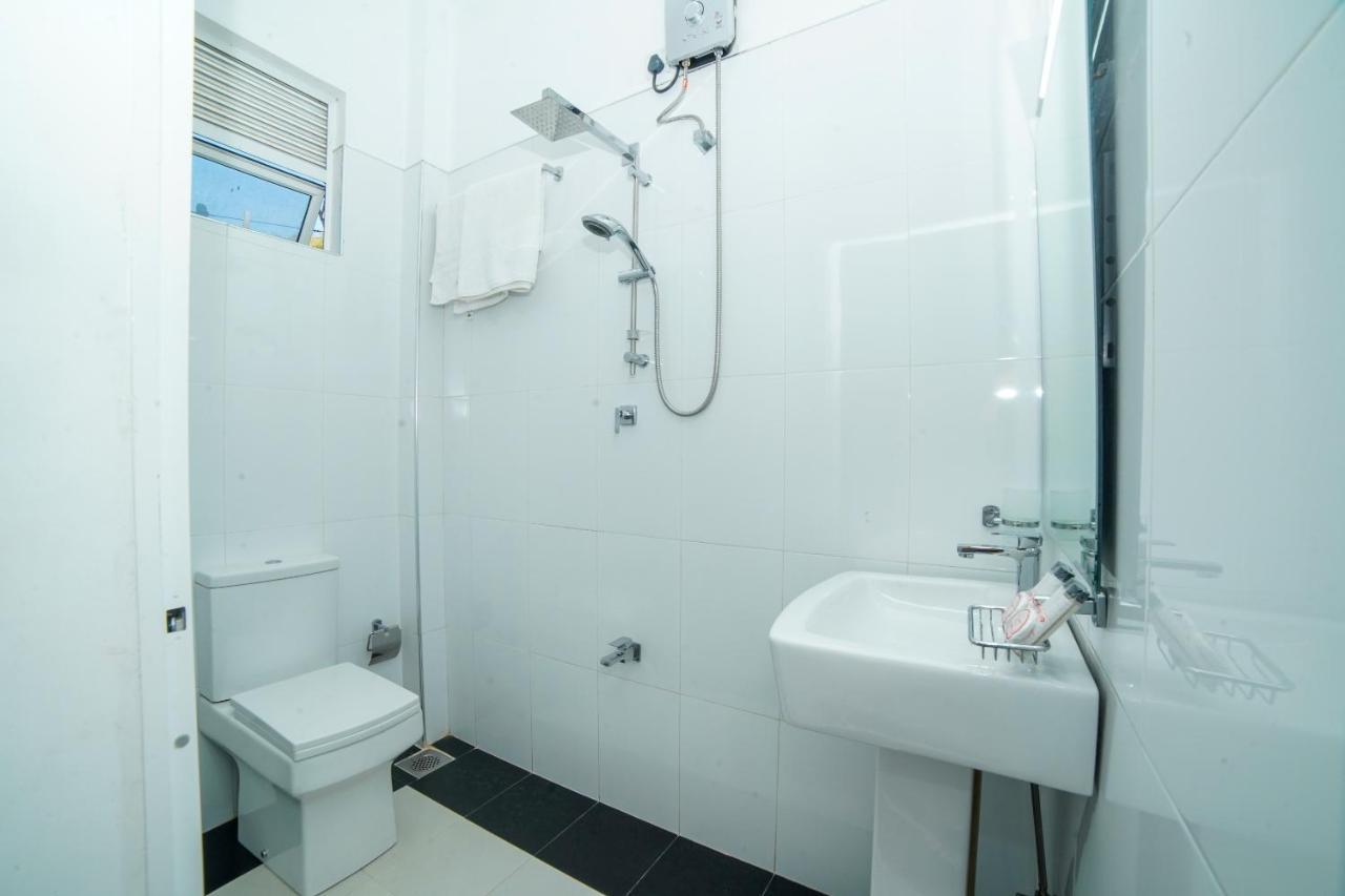 קנדי Oyo 555 Villa Dasuni מראה חיצוני תמונה